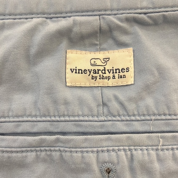 Vineyard Vines men’s shorts - Picture 3 of 5